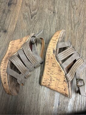 Jellypop Women's Size 5.5M Taupe Woven Strap Cork Wedge Sandals